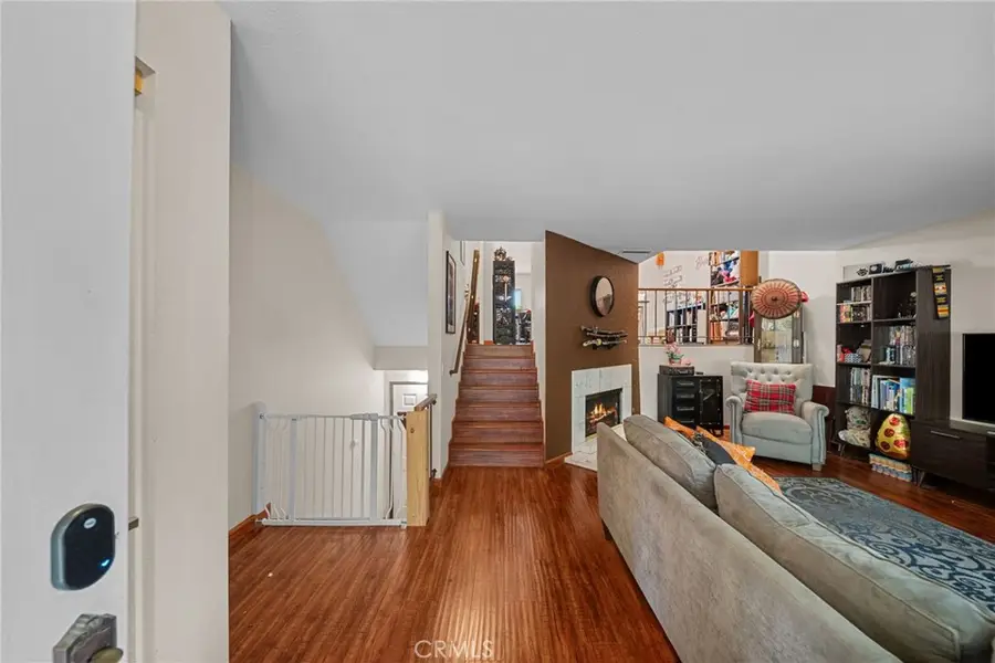 7130 Glade Avenue #J, Canoga Park, CA 91303 - #2