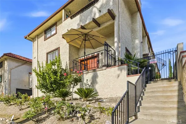 10142 Samoa Avenue #28, Tujunga, CA 91042