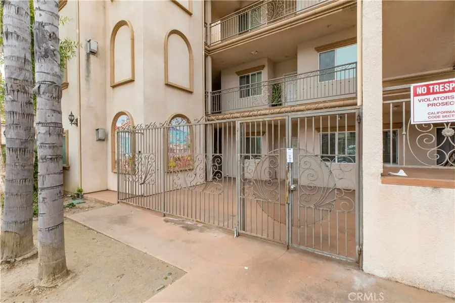 565 E San Jose #PH1, Burbank, CA 91501 - #3