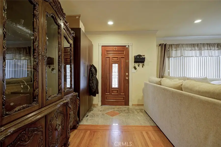 7792 Shadyspring, Burbank, CA 91504 - #2