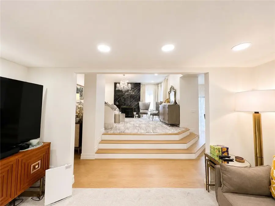 1313 Valley View #202, Glendale, CA 91202 - #3