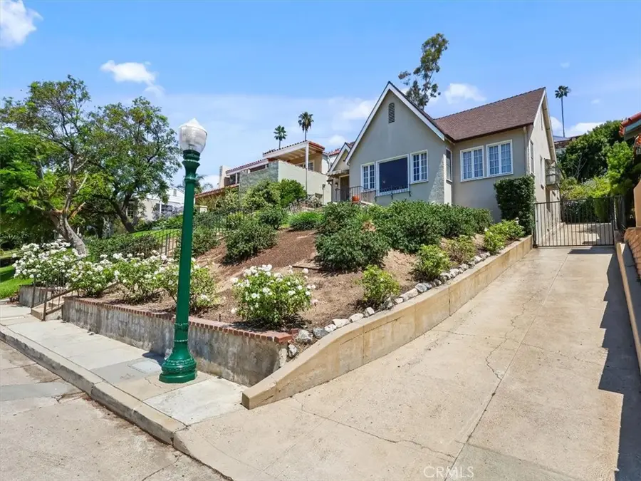 945 Rosemount, Glendale, CA 91207 - #2
