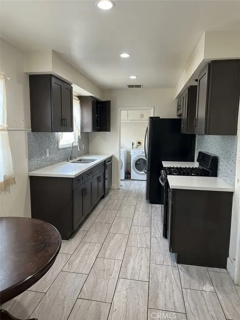 8502 Noble Avenue, North Hills, CA 91343 - #2