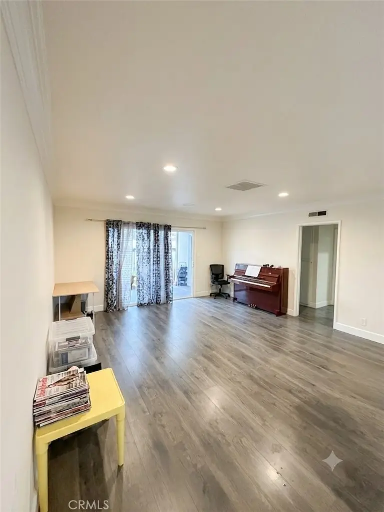 8502 Noble Avenue, North Hills, CA 91343 - #3