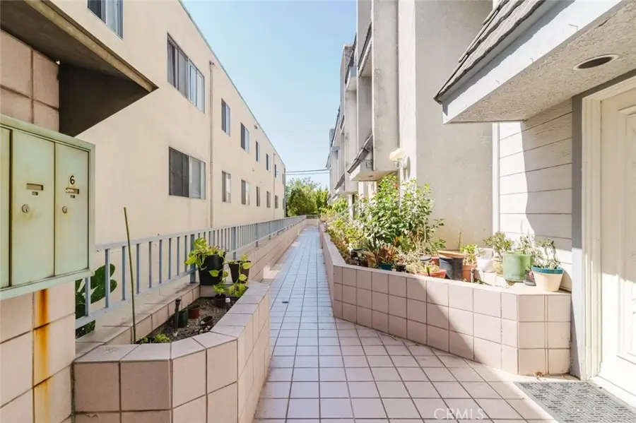 444 Myrtle Street #4, Glendale, CA 91203 - #3