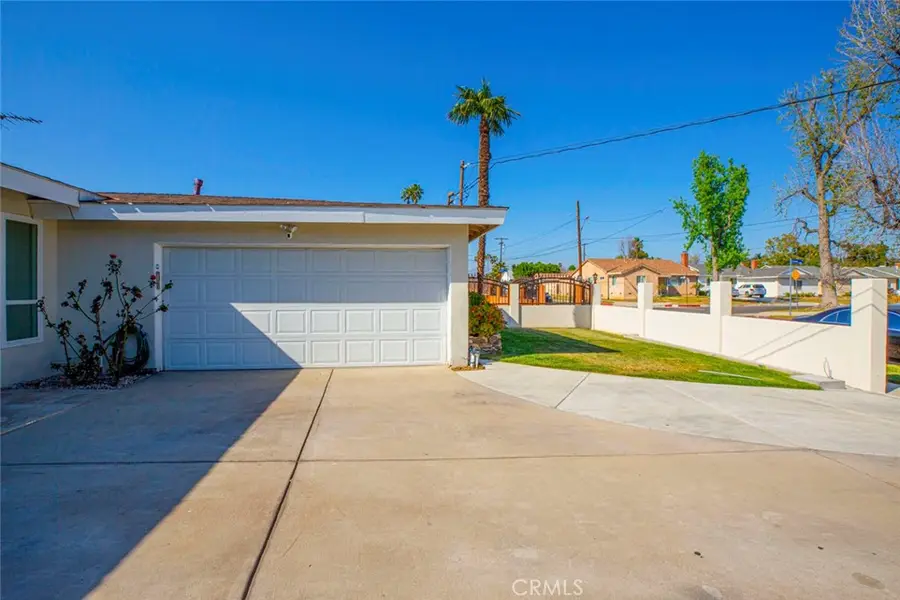 6921 Atoll Ave., North Hollywood, CA 91605 - #2