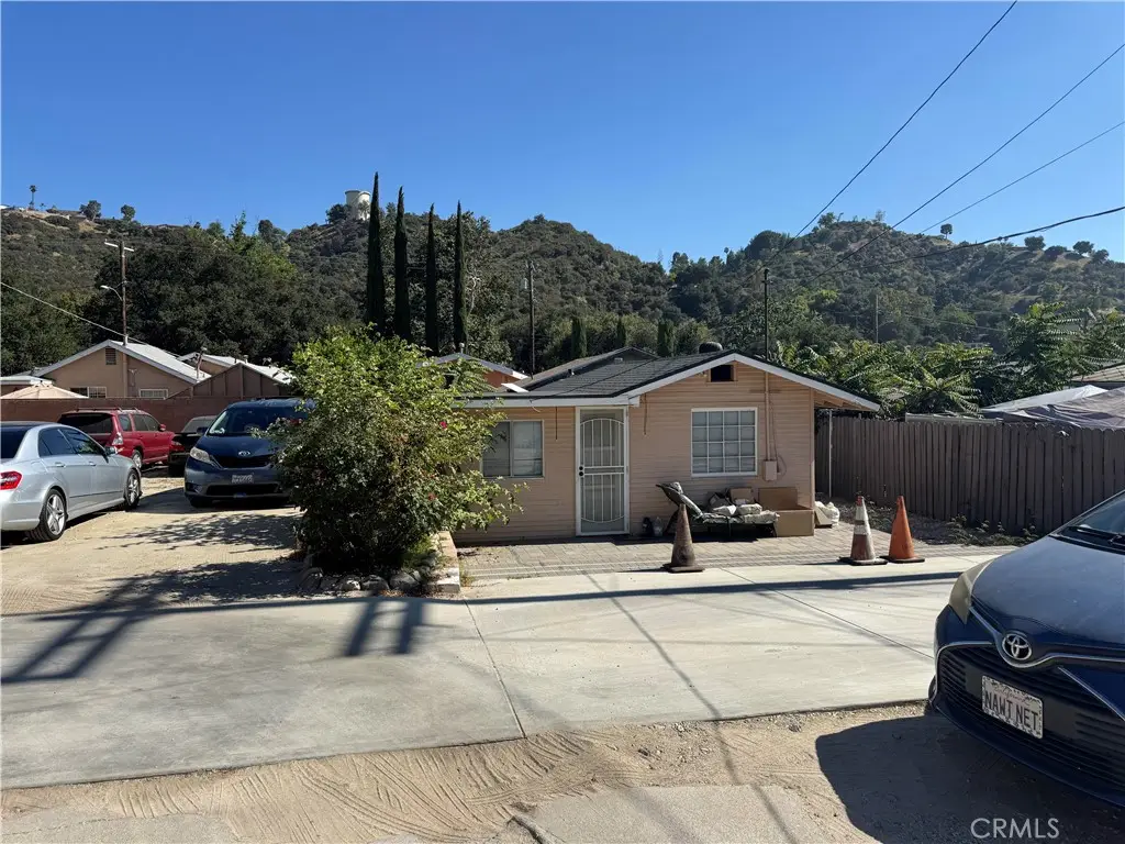 6940 Foothill, Tujunga, CA 91042 - #1