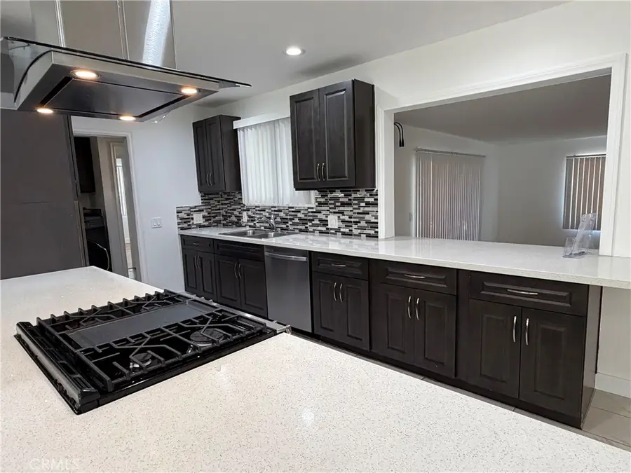7112 Teesdale, North Hollywood, CA 91605 - #2