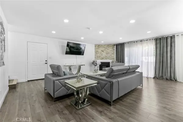 8801 Cedros Avenue #7, Panorama City, CA 91402