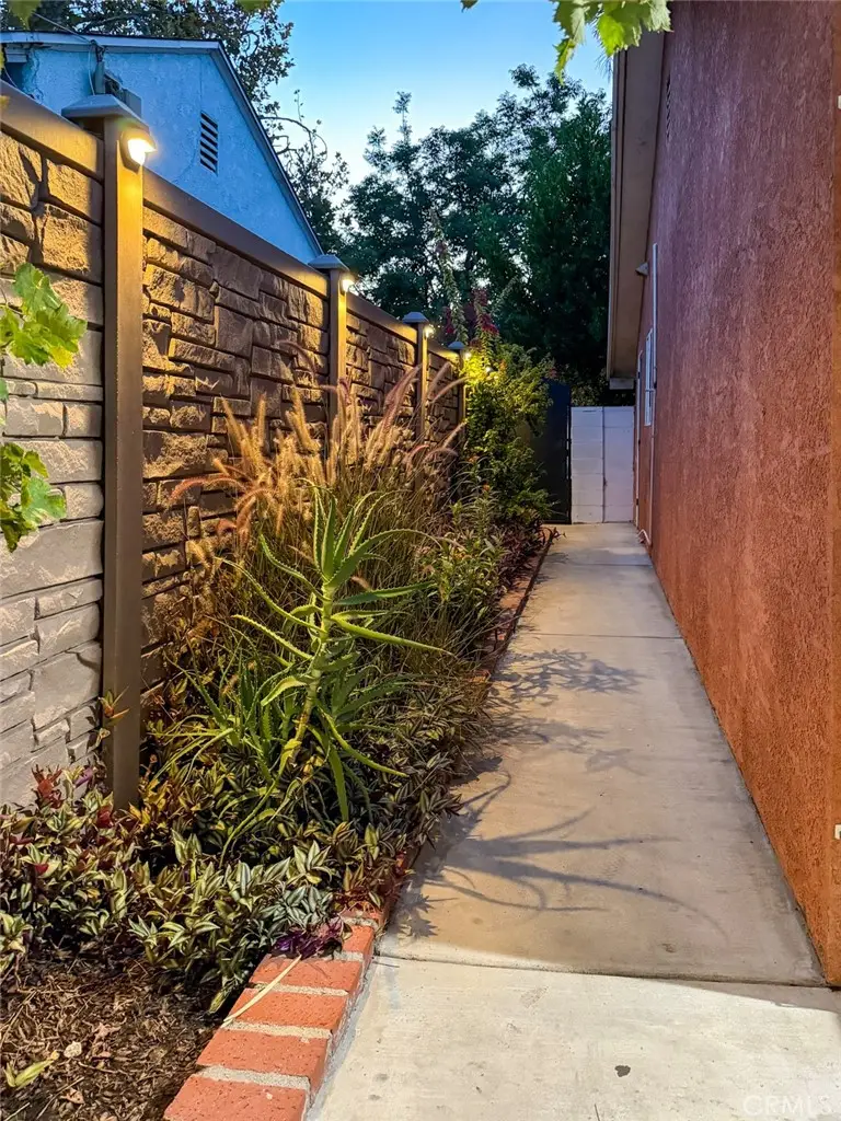 7827 Louise, Northridge, CA 91325 - #3