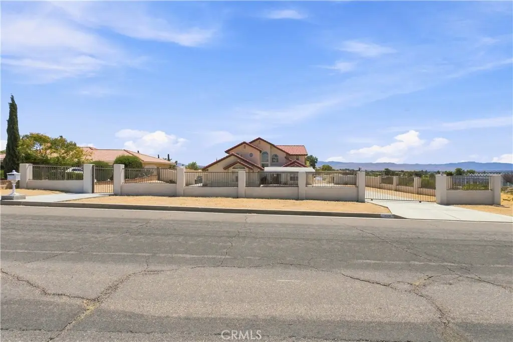16239 Kamana Rd, Apple Valley, CA 92307 - #1