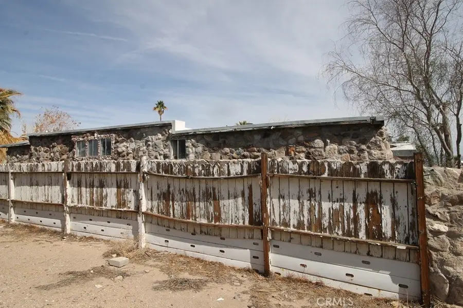 1233 Desert Drive, Needles, CA 92363 - #3