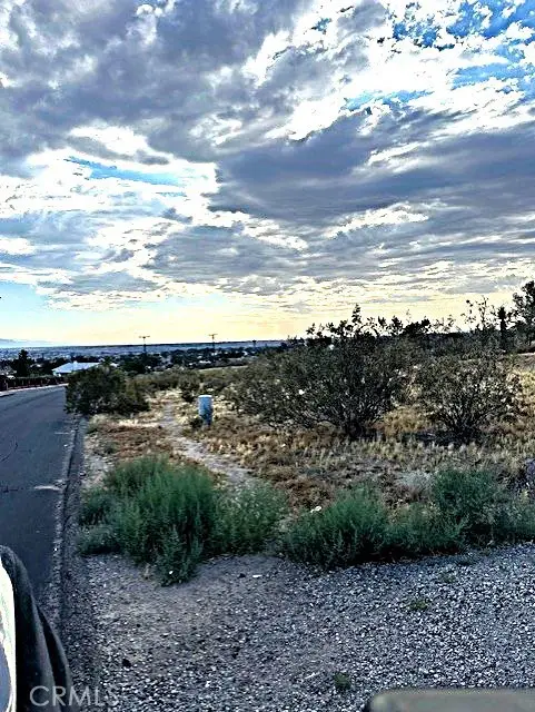 19446 Shoshonee Road, Apple Valley, CA 92307 - #2