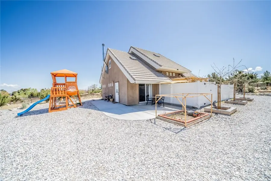 10022 Silver Rock Road, Pinon Hills, CA 92372 - Image #2