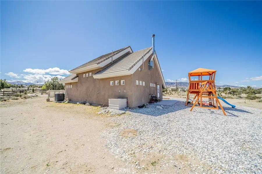 10022 Silver Rock Road, Pinon Hills, CA 92372 - Image #3