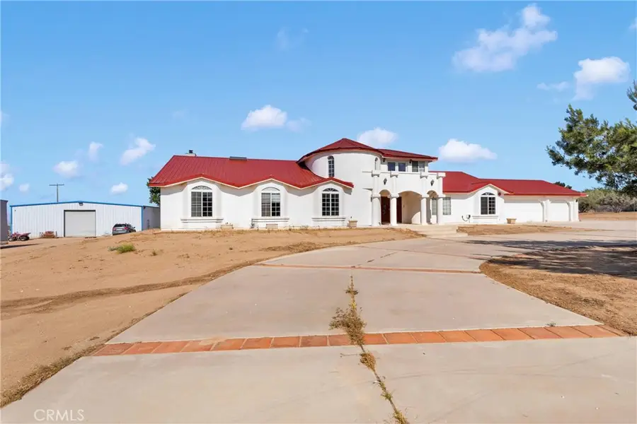 8381 White Road, Phelan, CA 92371 - Image #3