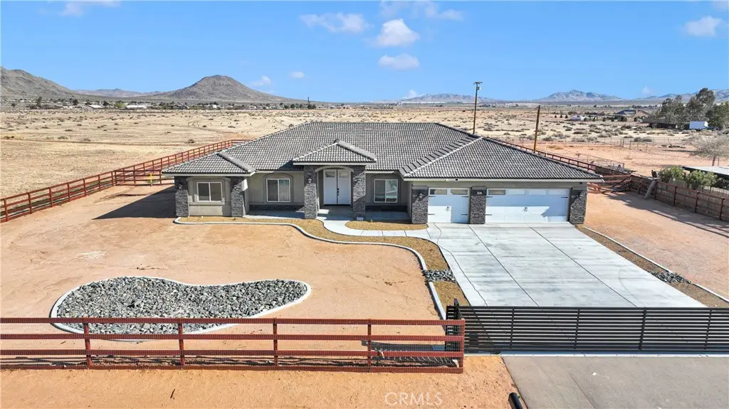 21192 Zuni Road, Apple Valley, CA 92307 - Image #1