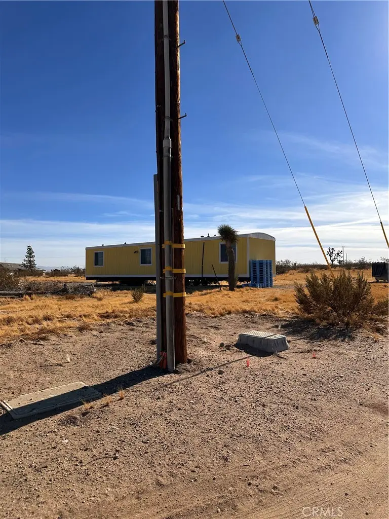 12729 Rochester Road, Phelan, CA 92371 - Image #2