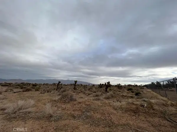 9539 Mustang Avenue, Apple Valley, CA 92308