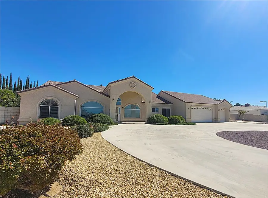 19924 Sunset Lane, Apple Valley, CA 92308 - Image #2