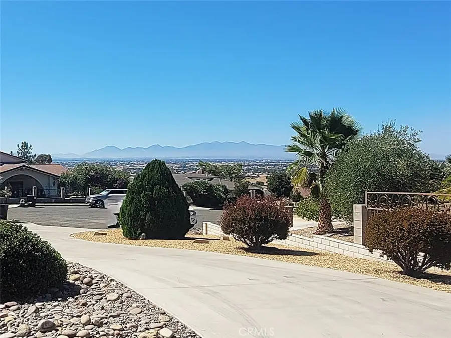 19924 Sunset Lane, Apple Valley, CA 92308 - Image #3