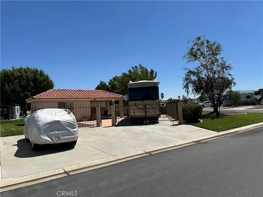 11555 Wedgewood Drive, Apple Valley, CA 92308 - Image #3