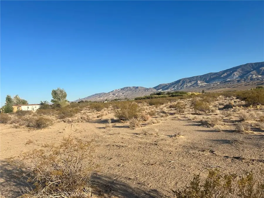 22 Clark St, Lucerne Valley, CA 92356 - Image #2