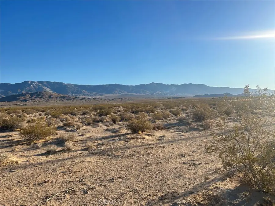 22 Clark St, Lucerne Valley, CA 92356 - Image #3