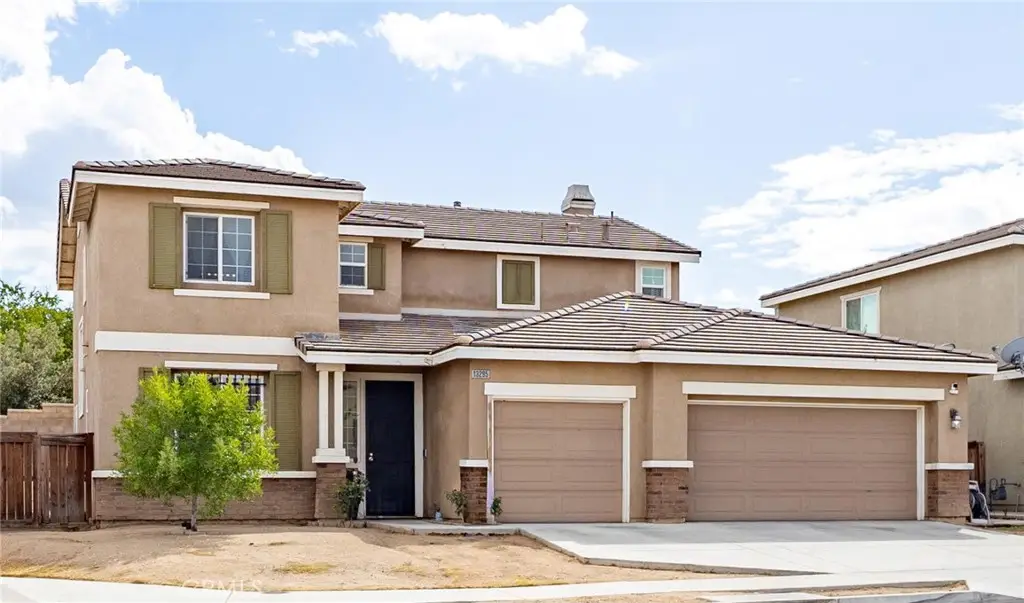 13295 Hollister, Hesperia, CA 92344 - #1