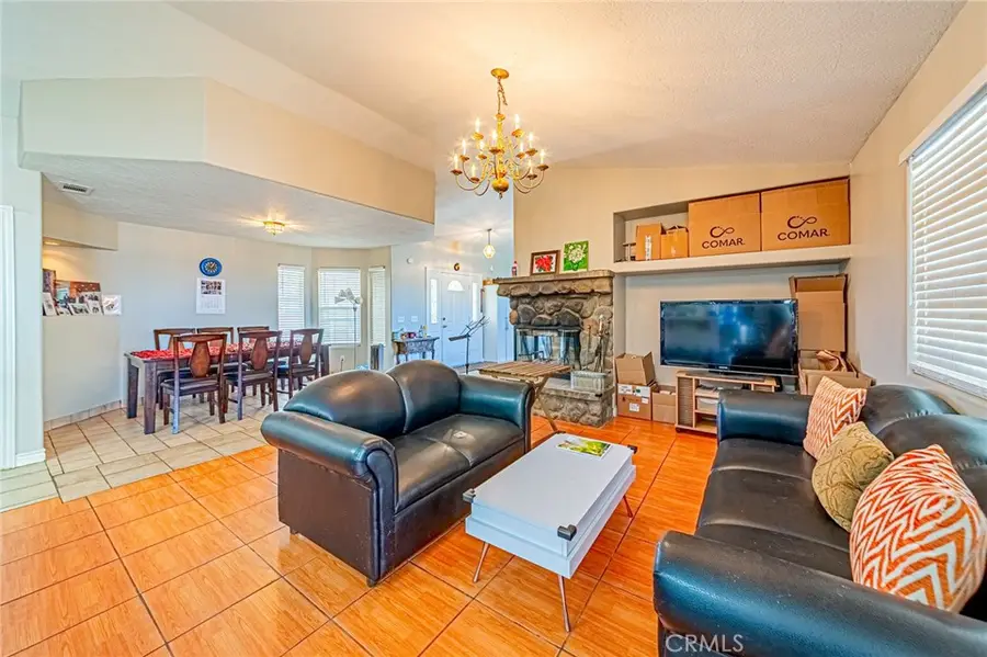 9922 Phelan Road, Oak Hills, CA 92344 - Image #2