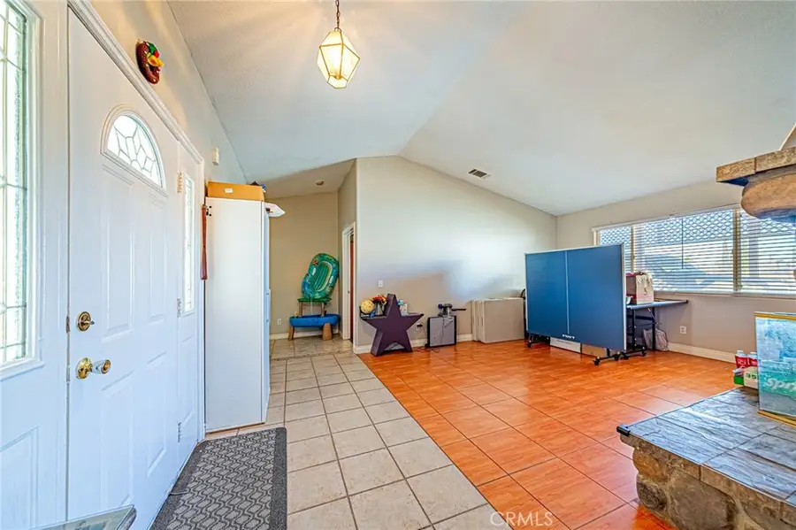 9922 Phelan Road, Oak Hills, CA 92344 - Image #3