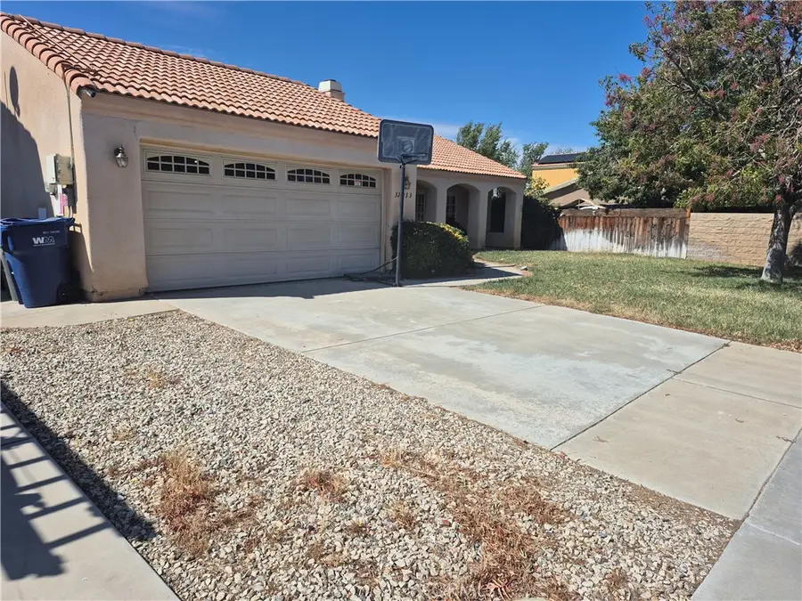 37933 Calcedony, Palmdale, CA 93552 - Image #3