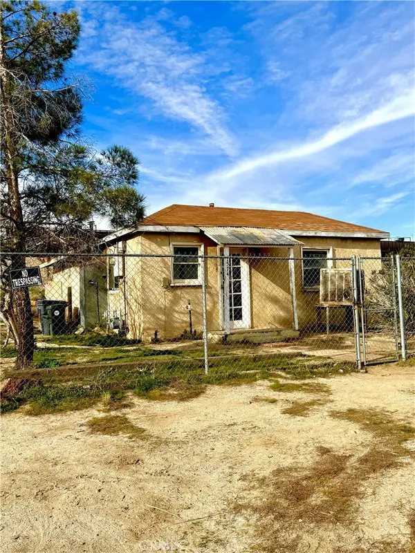 1574 Riverside, Barstow, CA 92311