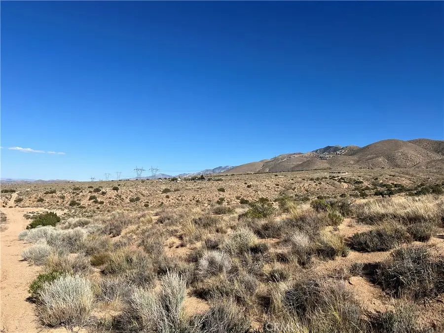 26330 Mountain View Road, Apple Valley, CA 92308 - Image #3