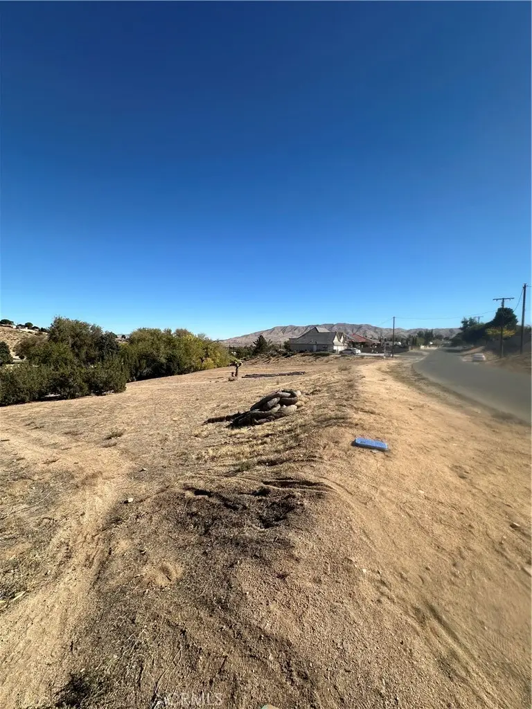 18132 Bangor Avenue, Hesperia, CA 92345 - #2