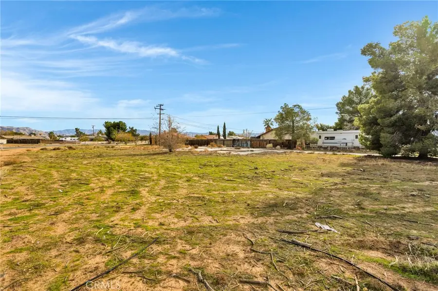 16693 Navajo, Apple Valley, CA 92307 - Image #2