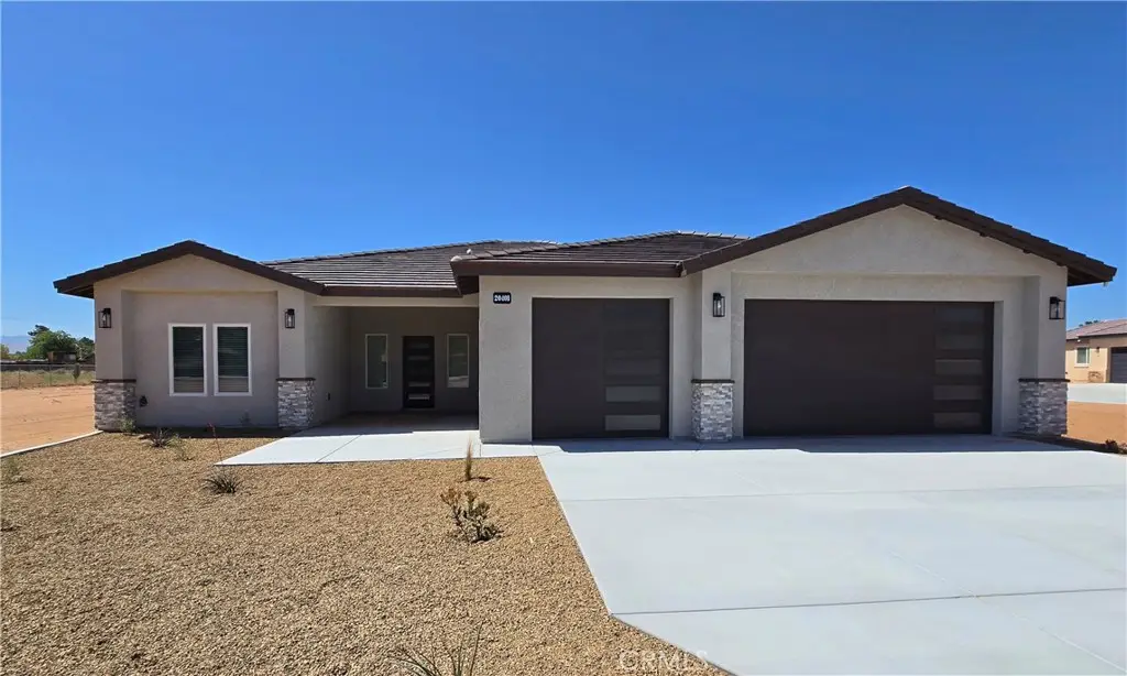 20401 Tonawanda Road, Apple Valley, CA 92307 - #1