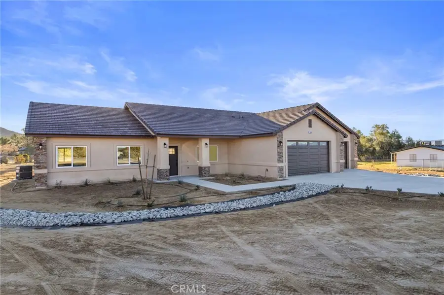 15995 Venango Road, Apple Valley, CA 92307 - Image #3