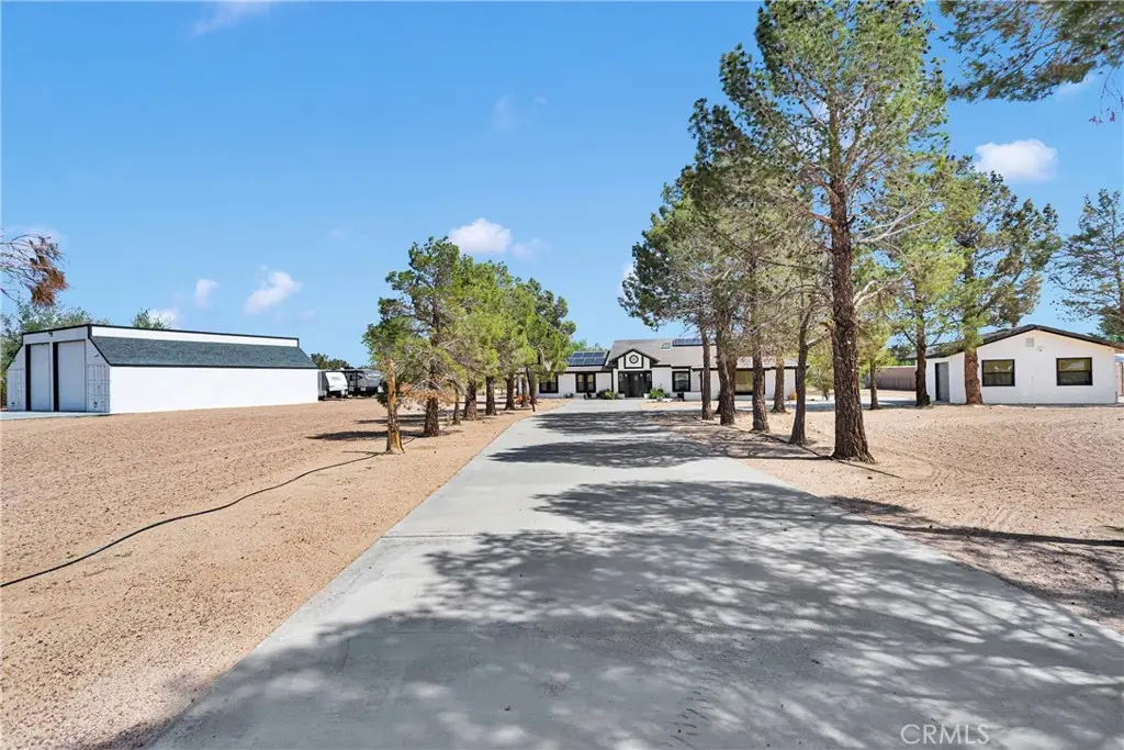 37077 Coyote Lake, Newberry Springs, CA 92365 - Image #1