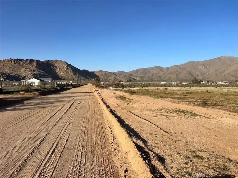 3 Manzana Drive, Apple Valley, CA 92308 - #3