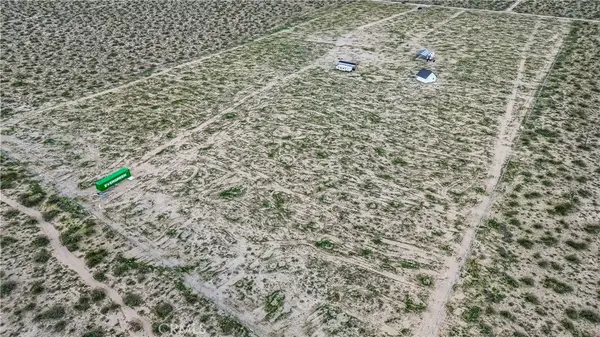 15803 Paramount, Phelan, CA 92371