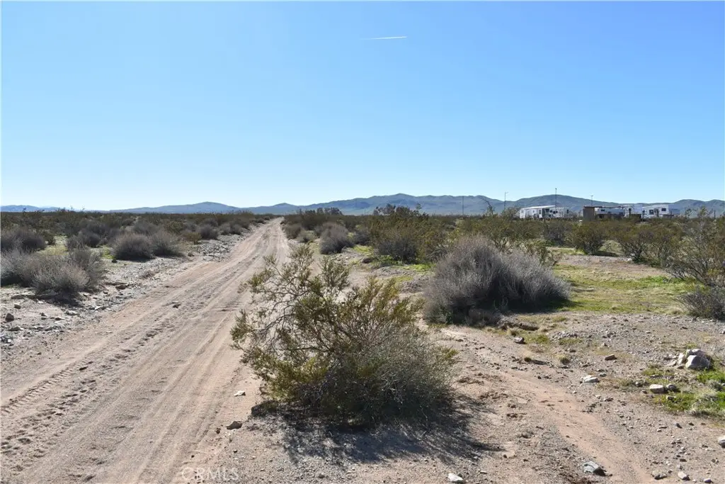 24 Frontier, Helendale, CA 92342 - #1