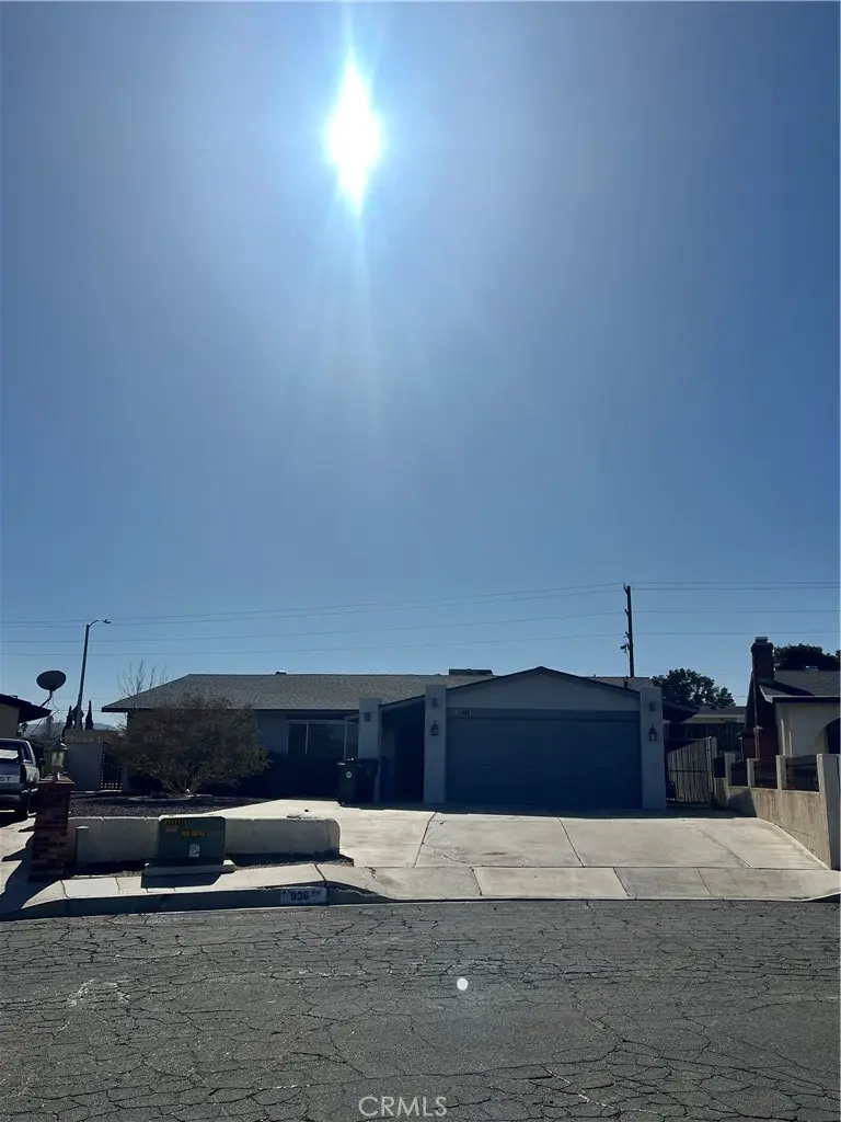 936 Pinon, Barstow, CA 92311 - #1