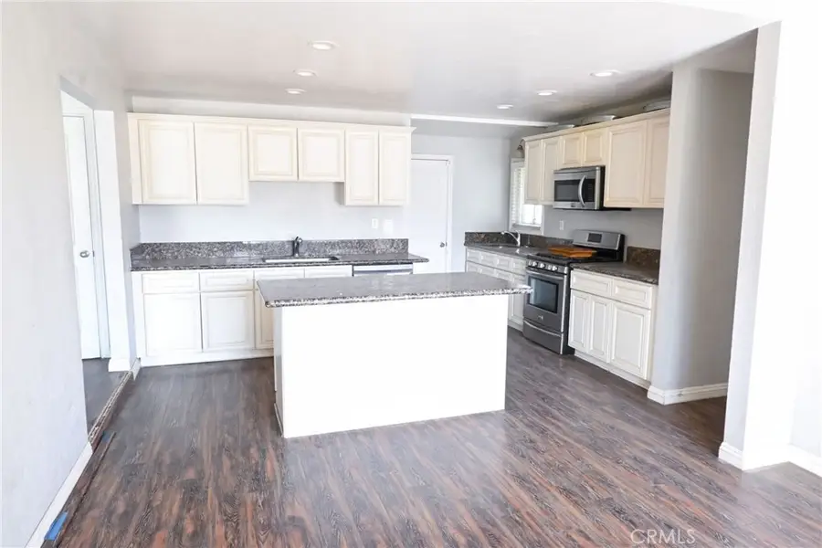 16300 Live Oak, Hesperia, CA 92345 - Image #3