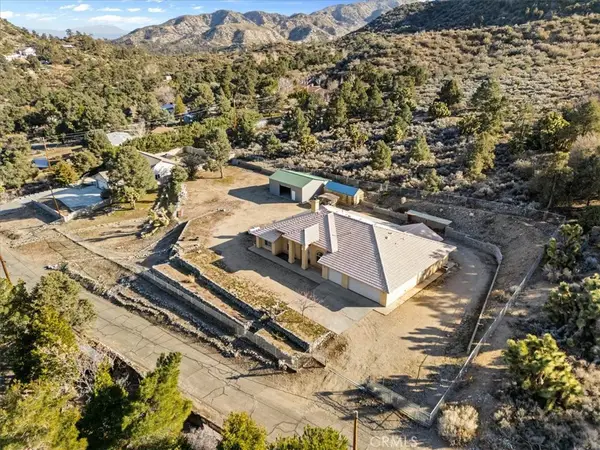 1679 Desert Front, Wrightwood, CA 92397