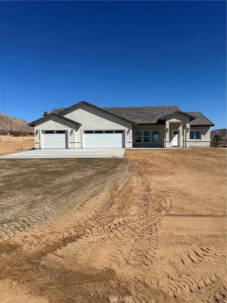 16353 Smokethorn Road, Apple Valley, CA 92307 - #1