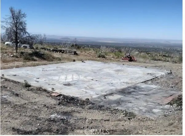 28401 263rd St E, Llano, CA 93544 - #1