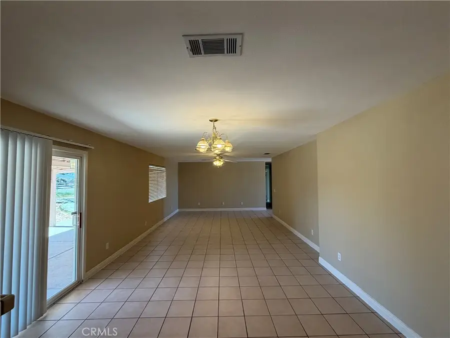 22265 Thunderbird, Apple Valley, CA 92307 - #3