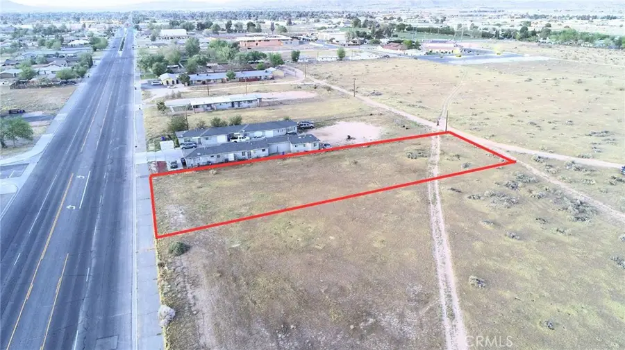 11 Navajo Road, Apple Valley, CA 92308 - #3