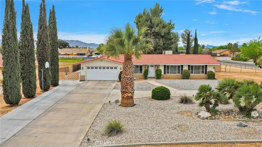 20115 Shoshonee, Apple Valley, CA 92307 - #2